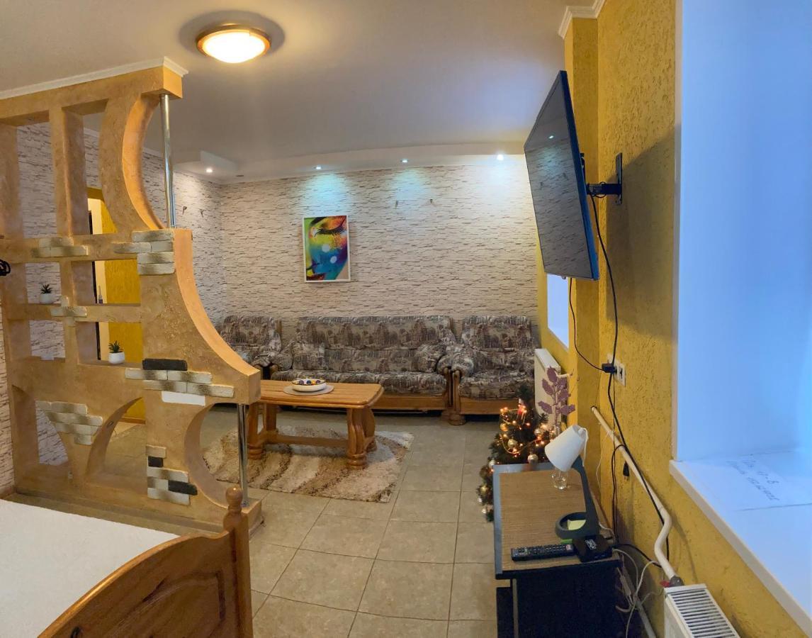 Apartment In The Center Grodno Buitenkant foto